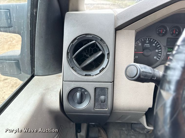 image for item ED4150 2009 Ford F350 Super Duty XL flatbed pickup truck