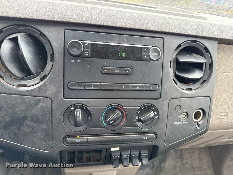 image for item ED4150 2009 Ford F350 Super Duty XL flatbed pickup truck