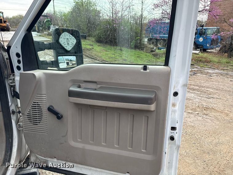 image for item ED4150 2009 Ford F350 Super Duty XL flatbed pickup truck