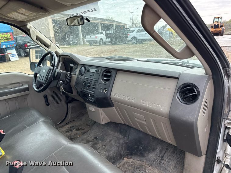 image for item ED4150 2009 Ford F350 Super Duty XL flatbed pickup truck