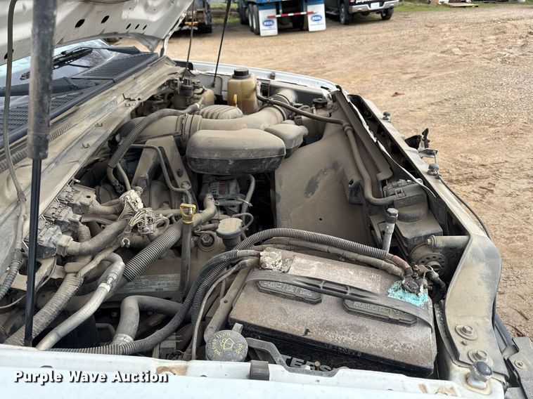 image for item ED4150 2009 Ford F350 Super Duty XL flatbed pickup truck