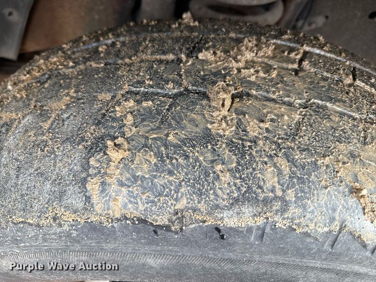 image for item ED4150 2009 Ford F350 Super Duty XL flatbed pickup truck