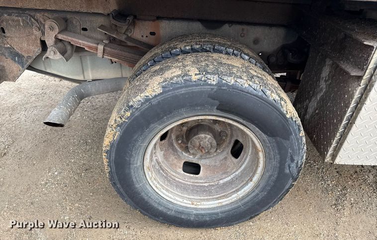 image for item ED4150 2009 Ford F350 Super Duty XL flatbed pickup truck