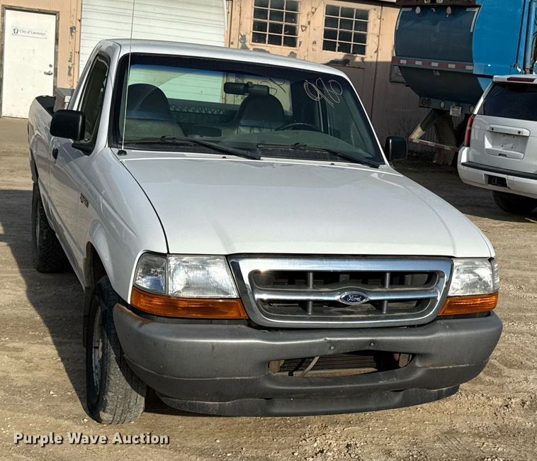 image for item ED4151 1999 Ford Ranger pickup truck