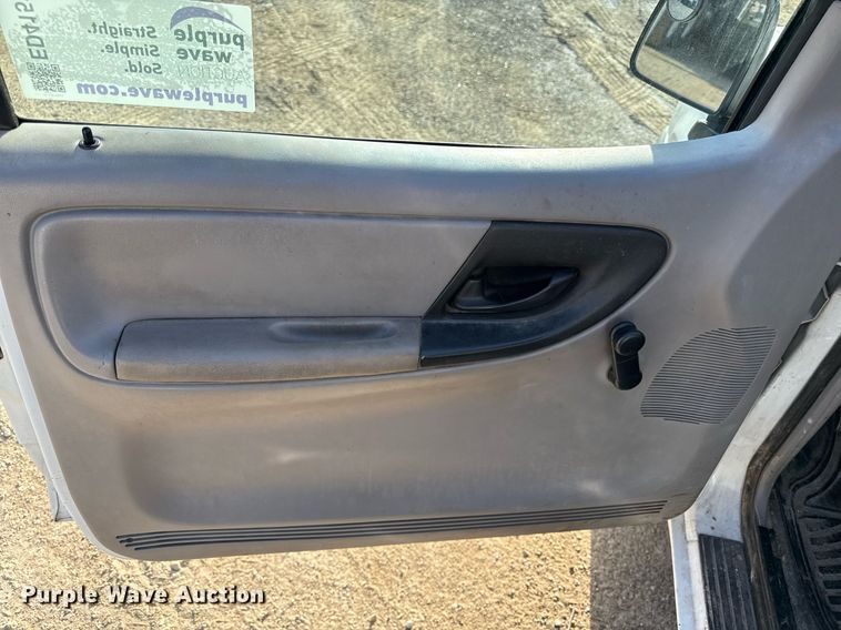image for item ED4151 1999 Ford Ranger pickup truck