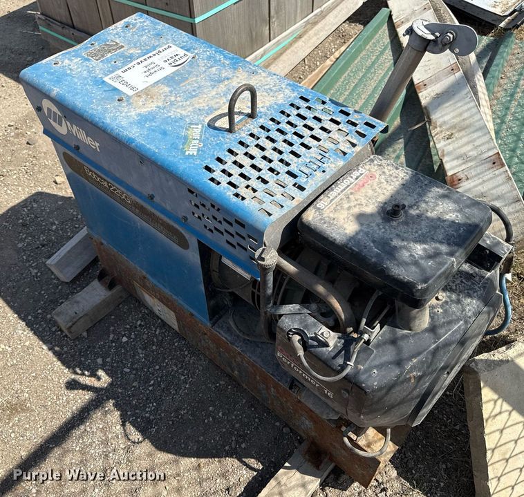 image for item ED4163 Miller Bobcat 225 welder