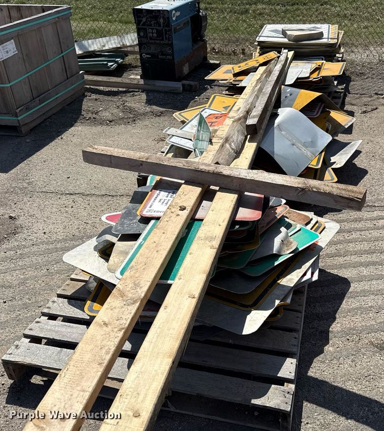 image for item ED4164 Road signs