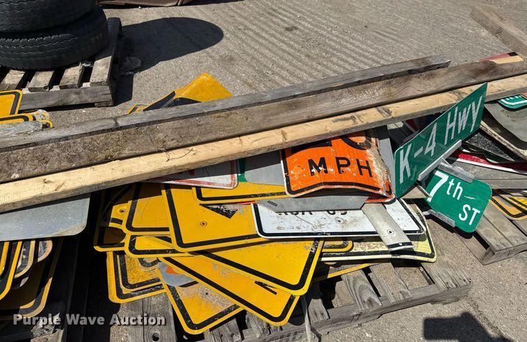 image for item ED4164 Road signs