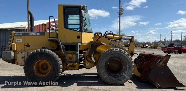 image for item ED4166 2002 Komatsu WA250-3MC wheel loader