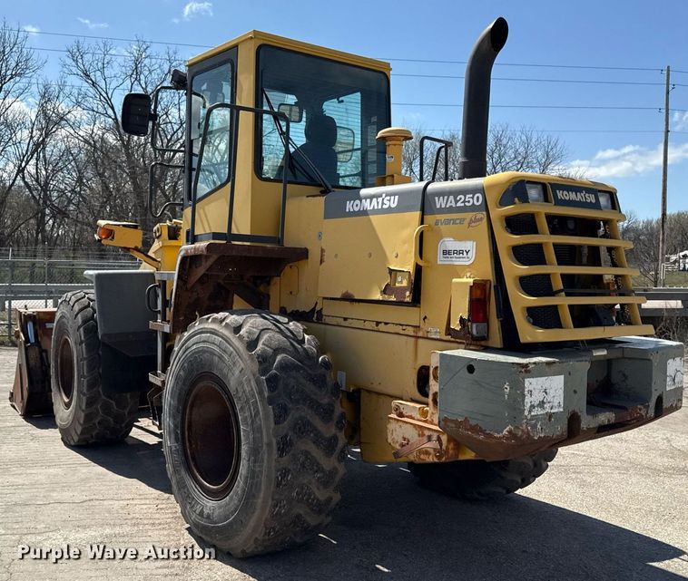 image for item ED4166 2002 Komatsu WA250-3MC wheel loader