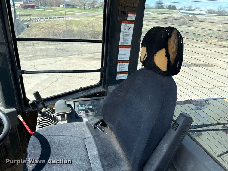 image for item ED4166 2002 Komatsu WA250-3MC wheel loader