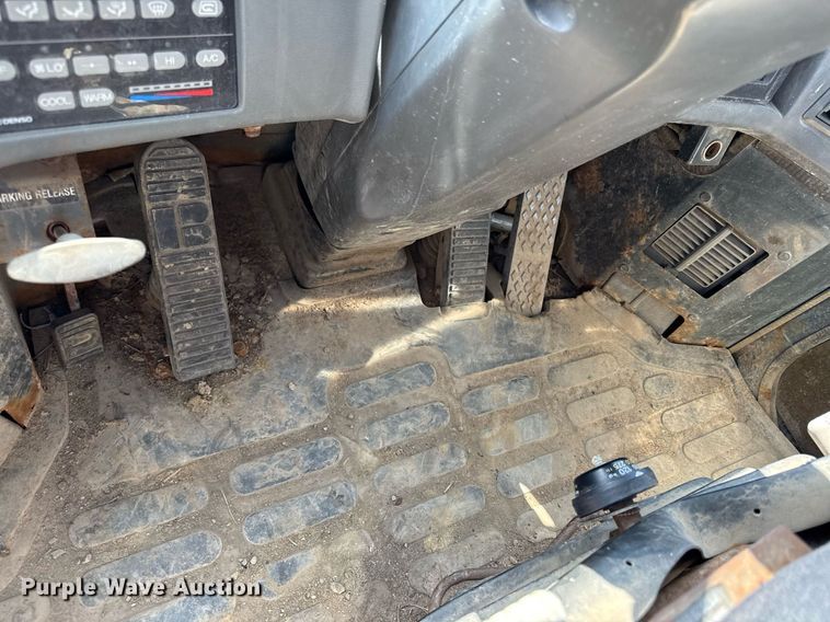 image for item ED4166 2002 Komatsu WA250-3MC wheel loader