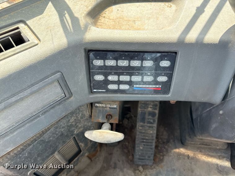 image for item ED4166 2002 Komatsu WA250-3MC wheel loader