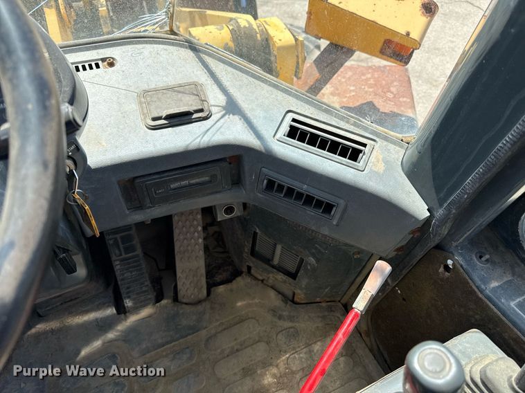 image for item ED4166 2002 Komatsu WA250-3MC wheel loader