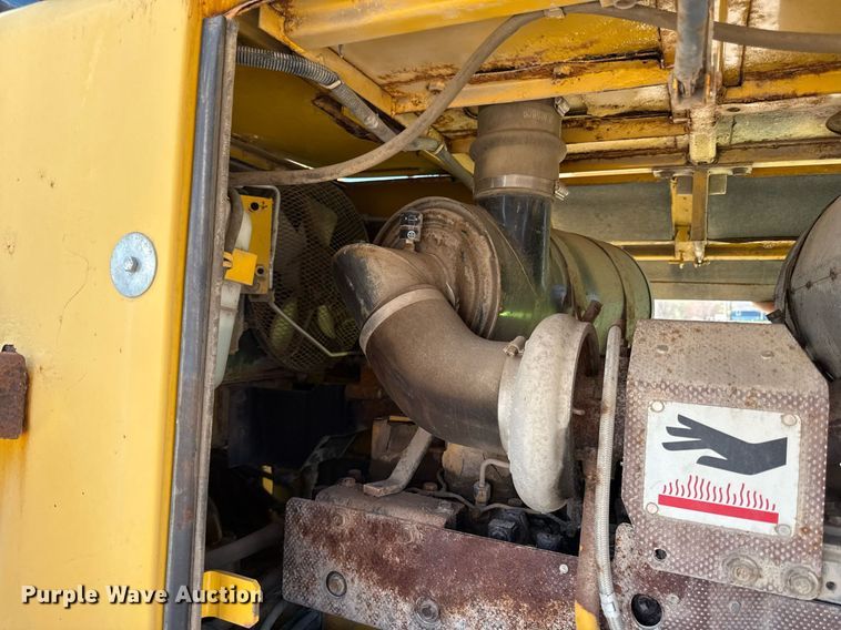 image for item ED4166 2002 Komatsu WA250-3MC wheel loader