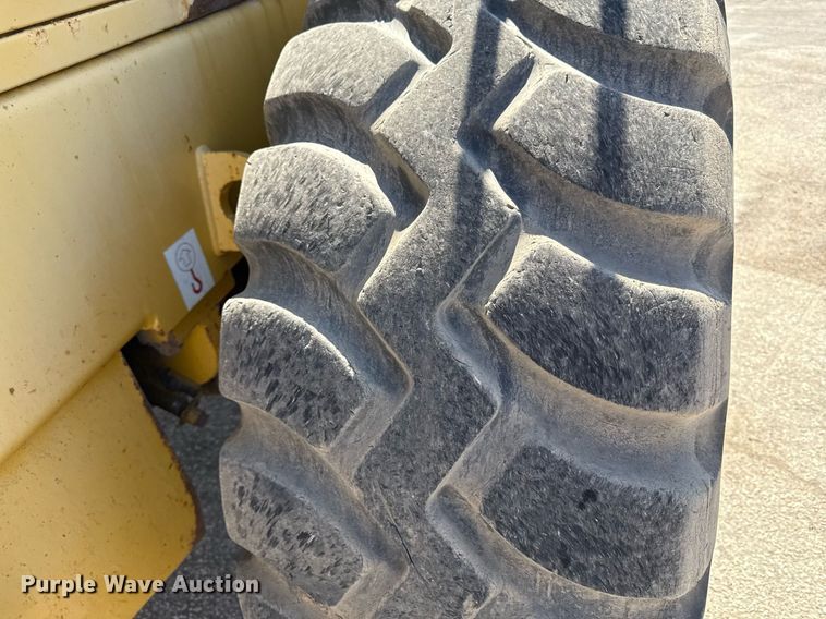 image for item ED4166 2002 Komatsu WA250-3MC wheel loader