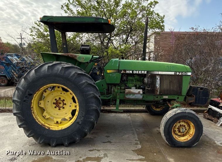 image for item ED4192 1989 John Deere 2755 tractor