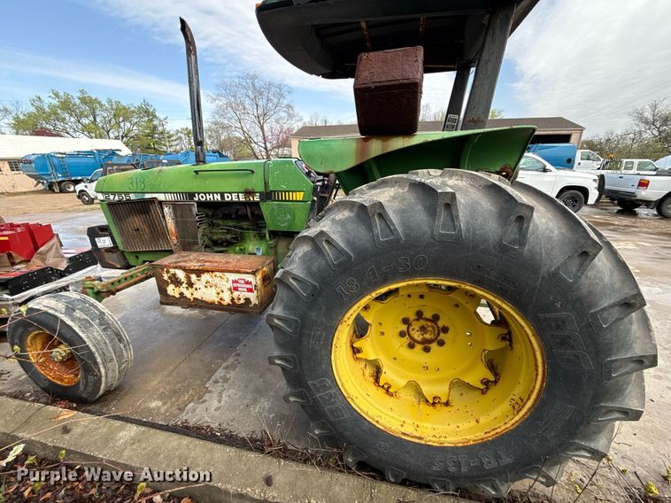 image for item ED4192 1989 John Deere 2755 tractor