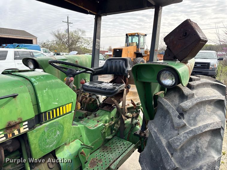 image for item ED4192 1989 John Deere 2755 tractor