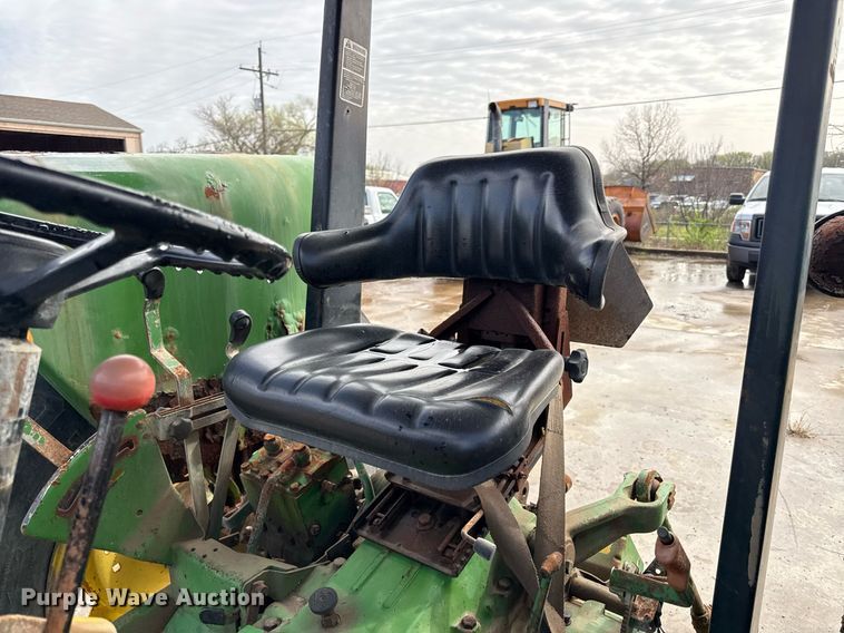 image for item ED4192 1989 John Deere 2755 tractor