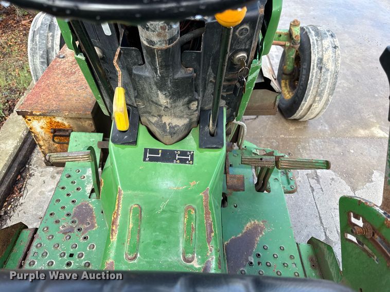 image for item ED4192 1989 John Deere 2755 tractor