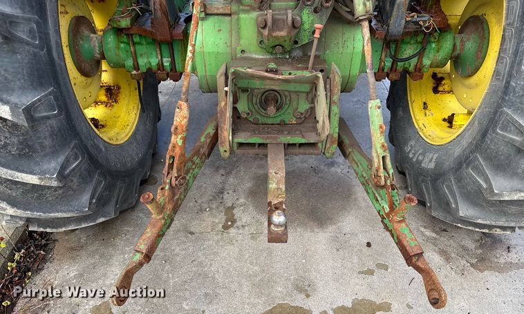 image for item ED4192 1989 John Deere 2755 tractor