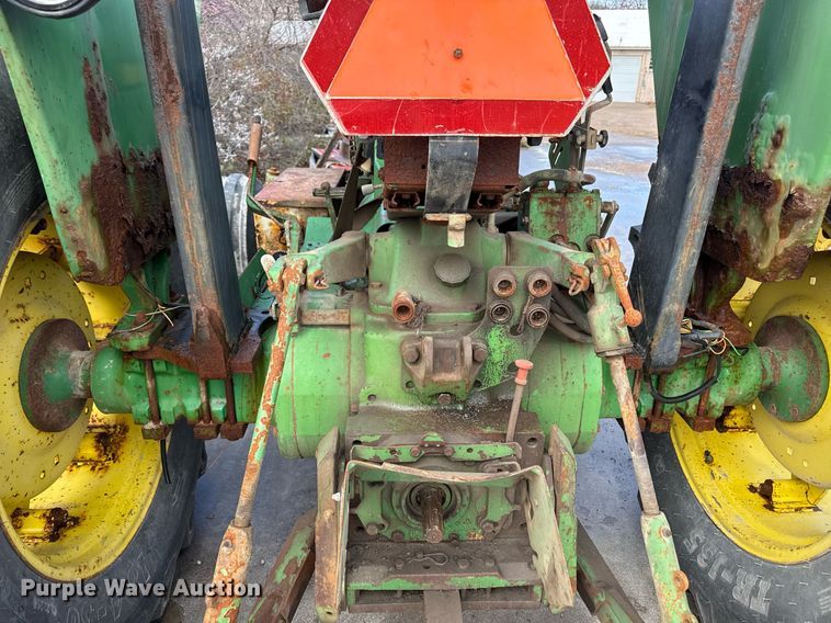 image for item ED4192 1989 John Deere 2755 tractor