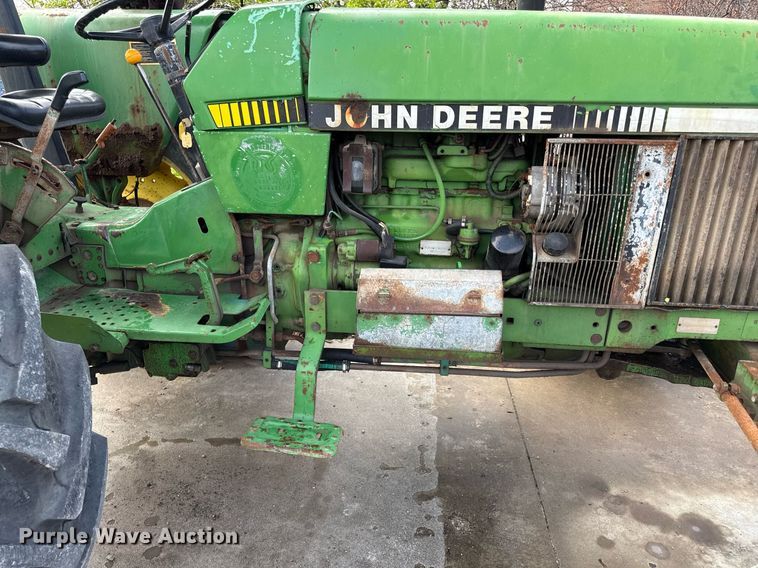 image for item ED4192 1989 John Deere 2755 tractor