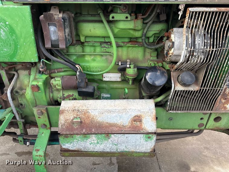 image for item ED4192 1989 John Deere 2755 tractor