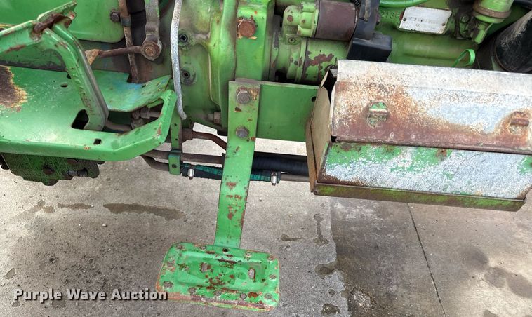 image for item ED4192 1989 John Deere 2755 tractor