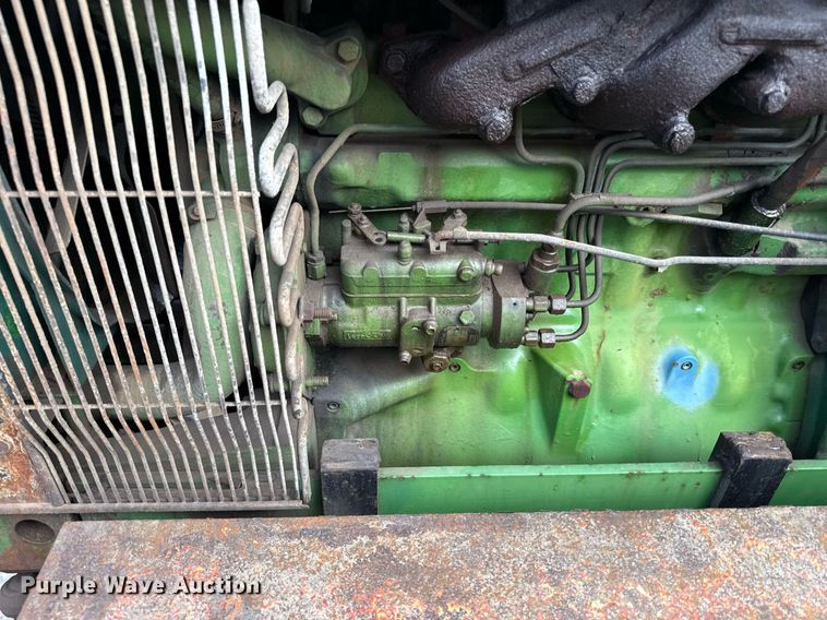 image for item ED4192 1989 John Deere 2755 tractor
