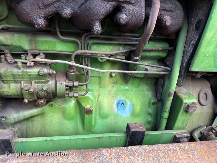 image for item ED4192 1989 John Deere 2755 tractor
