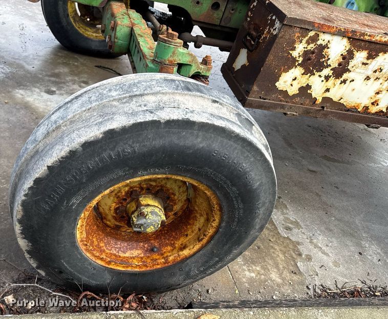 image for item ED4192 1989 John Deere 2755 tractor