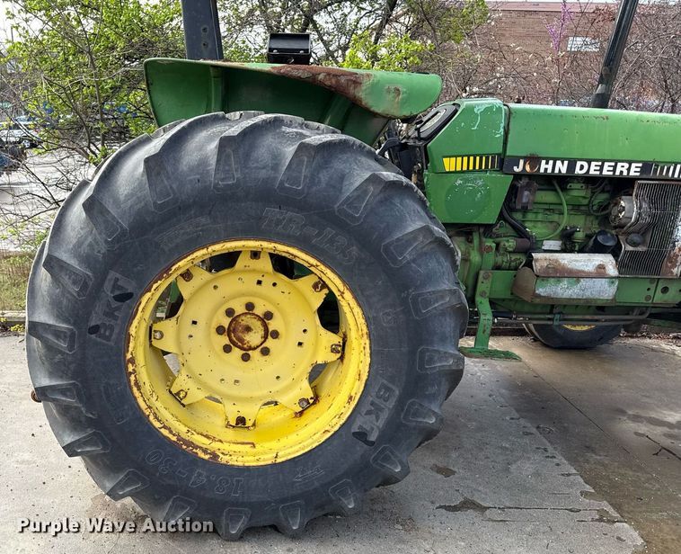 image for item ED4192 1989 John Deere 2755 tractor