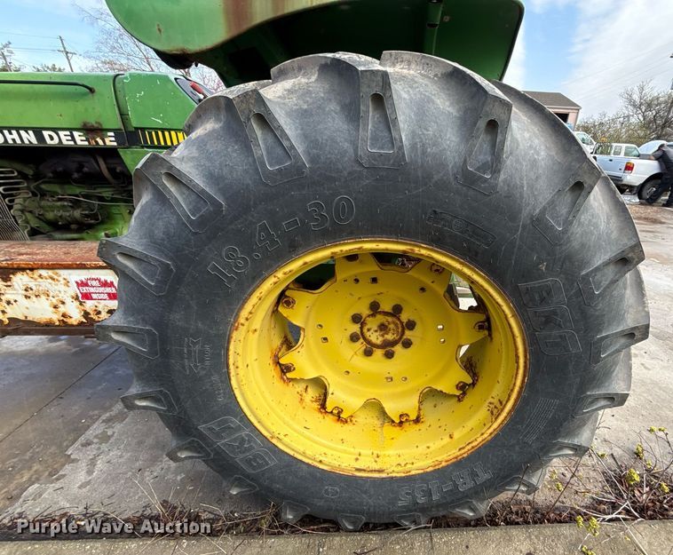 image for item ED4192 1989 John Deere 2755 tractor