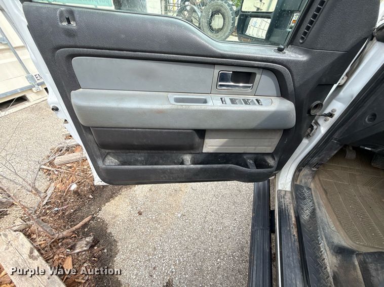 image for item ED4193 2011 Ford F150 XL SuperCab pickup truck