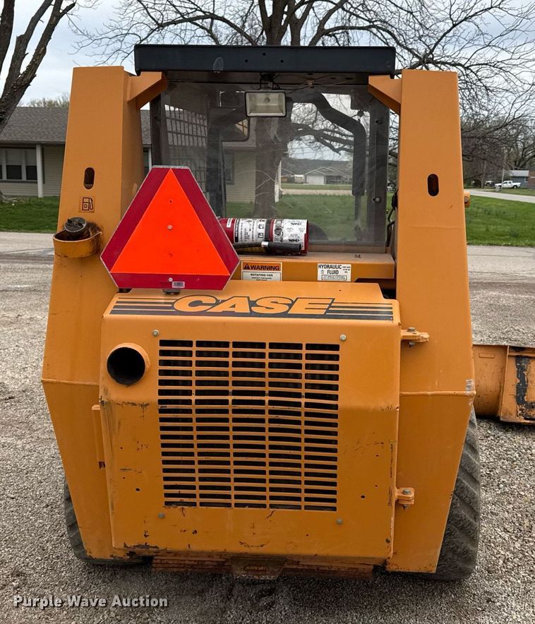 image for item ED4205 2001 Case 1840 skid steer loader