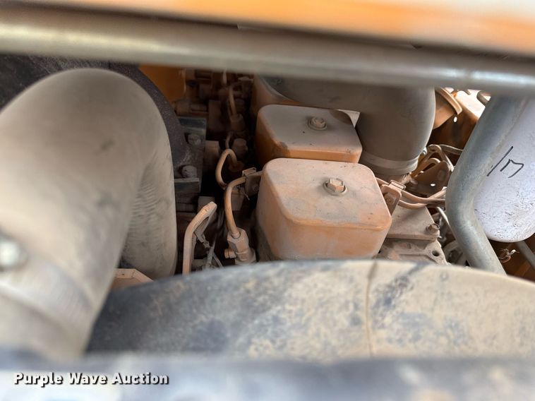 image for item ED4205 2001 Case 1840 skid steer loader