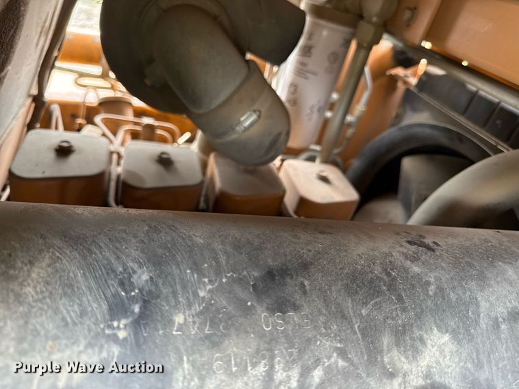 image for item ED4205 2001 Case 1840 skid steer loader