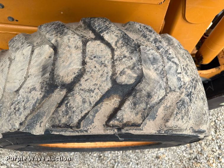 image for item ED4205 2001 Case 1840 skid steer loader