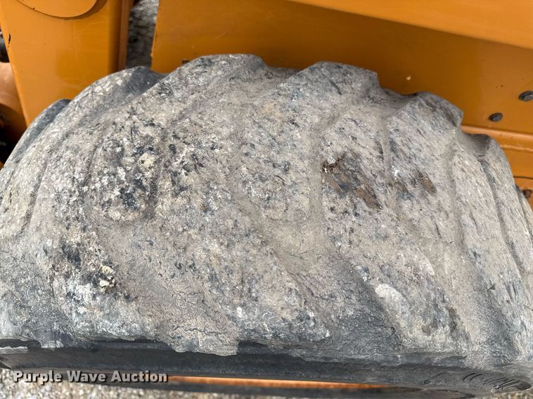 image for item ED4205 2001 Case 1840 skid steer loader