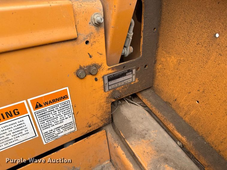 image for item ED4205 2001 Case 1840 skid steer loader