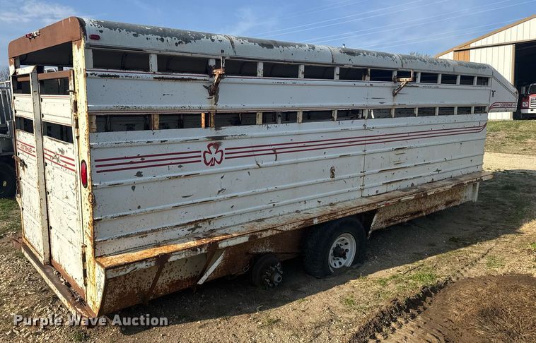 image for item EG6239 2001 Donahue livestock trailer
