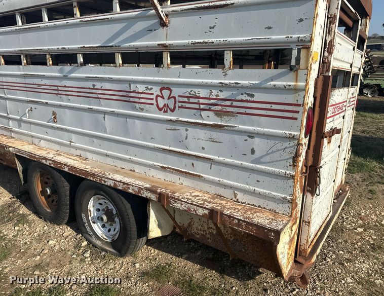 image for item EG6239 2001 Donahue livestock trailer