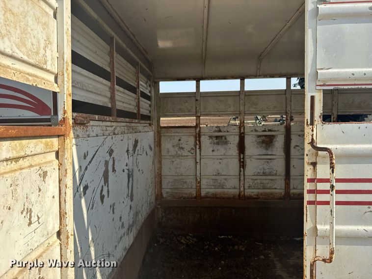 image for item EG6239 2001 Donahue livestock trailer