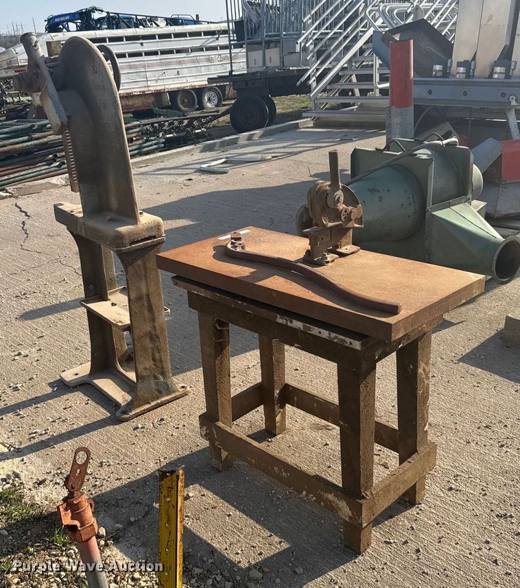 image for item EG6242 Famco arbor press