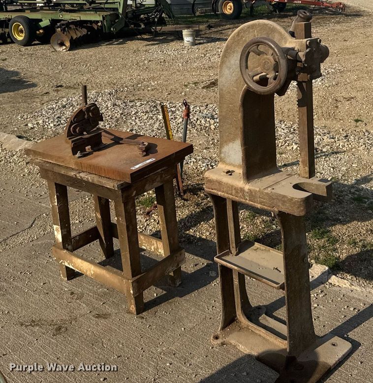 image for item EG6242 Famco arbor press