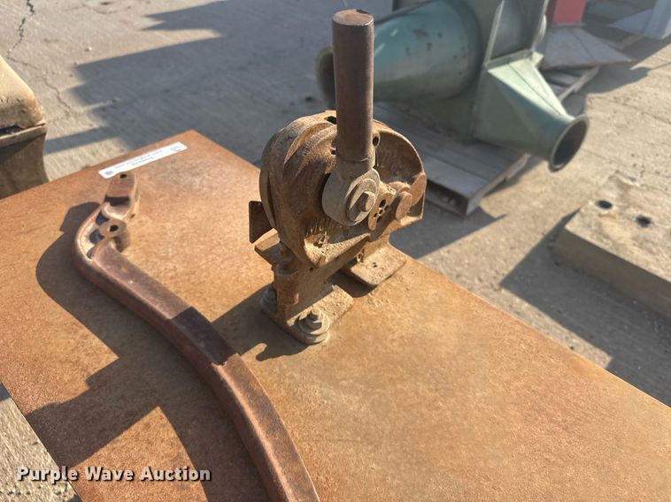 image for item EG6242 Famco arbor press