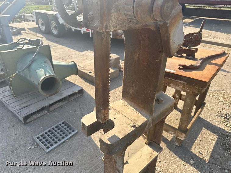 image for item EG6242 Famco arbor press