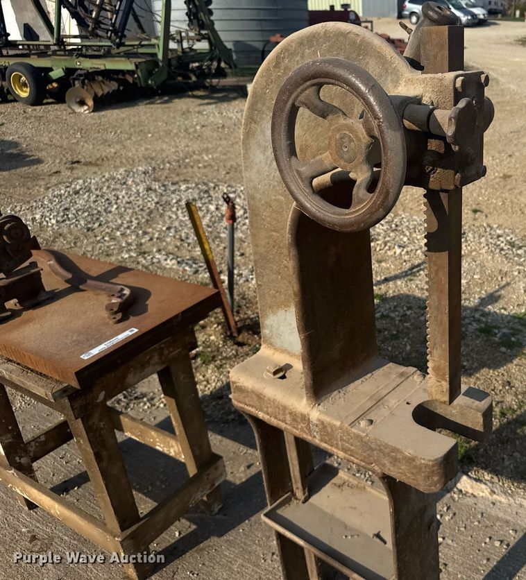 image for item EG6242 Famco arbor press